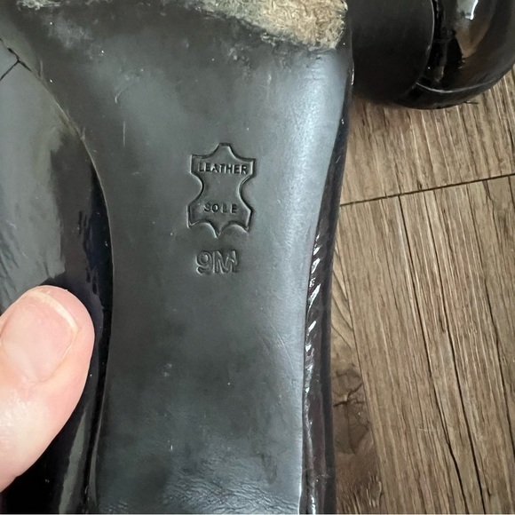 Tory Burch Black Patent Leather Caroline Reva Scrunch Pumps Size 9 - Picture 7 of 7